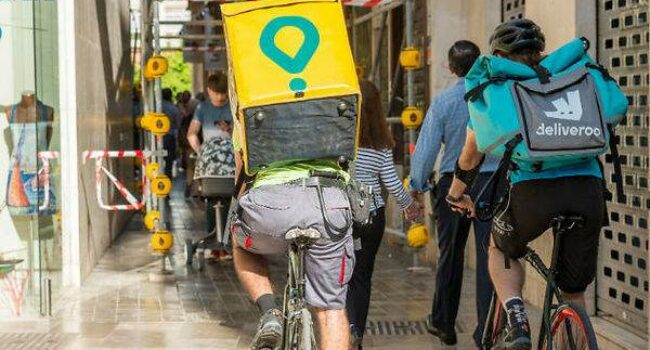 Dos trabajadores de Glovo, en la acusación particular contra Óscar Pierre