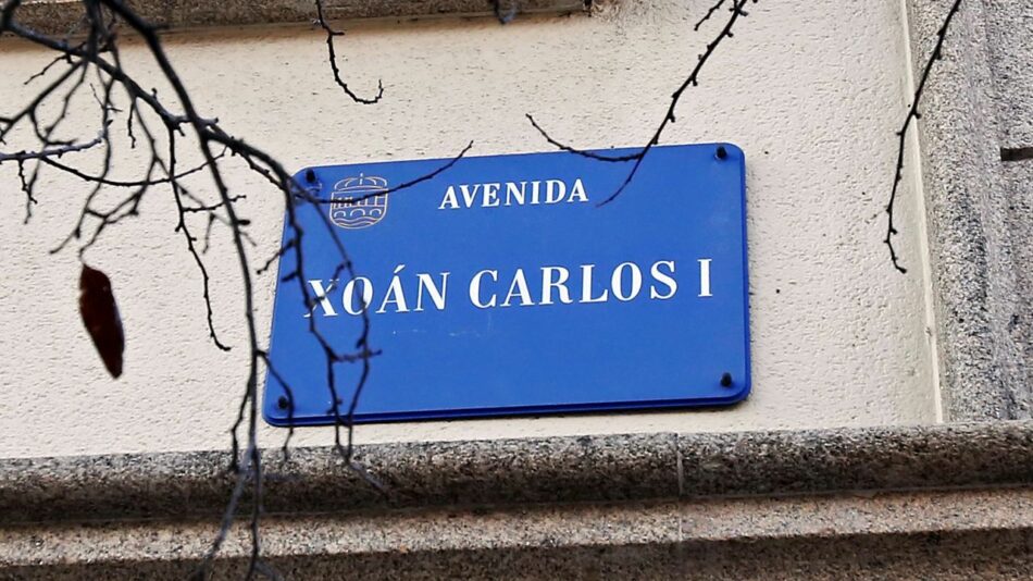 Pontevedra retira honores al emérito y cambia el nombre de la Avenida Juan Carlos I por Virxinia Pereira Renda