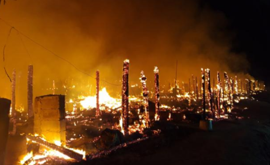 Arde «Atochares», otro asentamiento de infraviviendas de migrantes en Níjar (Almería)