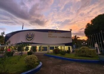 Parlamento salvadoreño se pronuncia por ataque contra FMLN