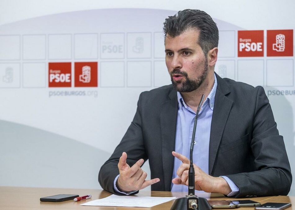 El PSOE presenta una moción de censura en Castilla y León y propone a Luis Tudanca como candidato