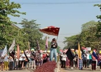 Represión militar en Myanmar se salda con una decena de muertos
