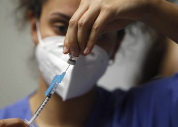 FACUA Andalucía denuncia un absoluto caos en los criterios de asignación de citas para la vacunación