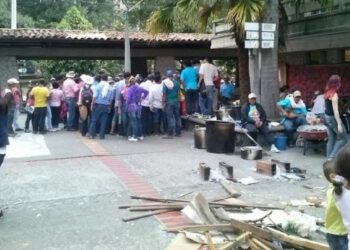 Suman nuevos desplazados por la violencia en Colombia