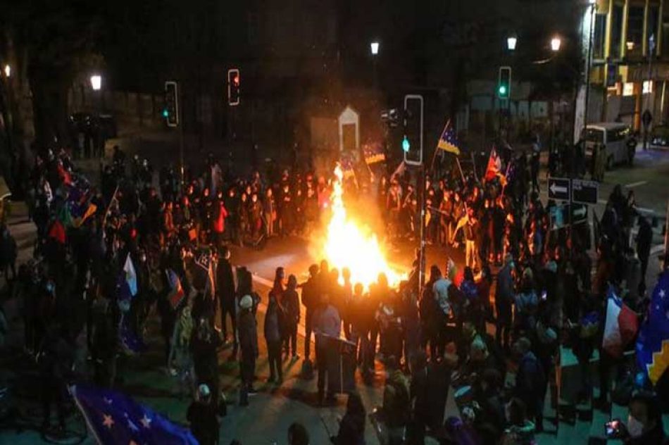 Por segunda noche protestan contra el gobierno en Chile