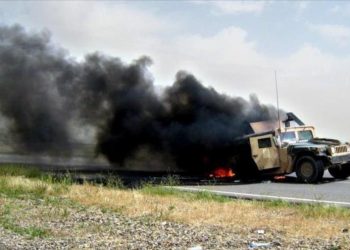 Convoy con apoyo logístico para tropas de EEUU, en llamas en Irak