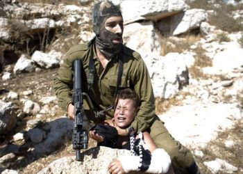 Informe: Israel aplica “tortura brutal” a menores presos palestinos