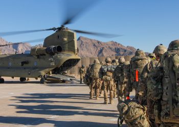 Estados Unidos y la OTAN comienzan la retirada de sus tropas de varias bases en Afganistán