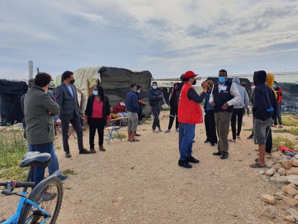 La Directora General de Igualdad de Trato y Diversidad Étnico Racial visita los asentamientos de la provincia de Almería