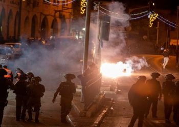 Disturbios nocturnos en Jerusalén dejan más de 100 heridos