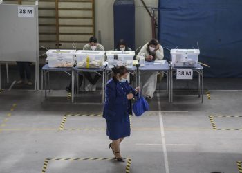 Elecciones en Chile: pierden los partidos de la derecha y el centro, ganan independientes y abstención raya en el 60 %