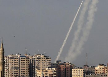 HAMAS: Más de 100 cohetes lanzados hacia territorios ocupados