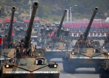 Informe: Corea del Norte tiene 4300 tanques listos para la guerra