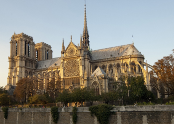 ¿En qué estado se encuentra la catedral de Notre-Dame de París?