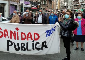 FRAVM: «¿Realmente es necesario derivar dinero público a 38 clínicas privadas para acelerar la campaña de vacunación de la Covid-19?»