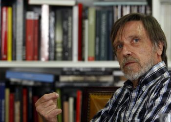 Entrevista al físico teórico Álvaro de Rújula: “El vacío no es la nada y tampoco está vacío”