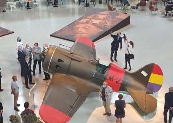 El arte y la memoria histórica se combinan en la exposición «Aeronáutica (vuelo) interior» del Museu Nacional d’Art de Catalunya