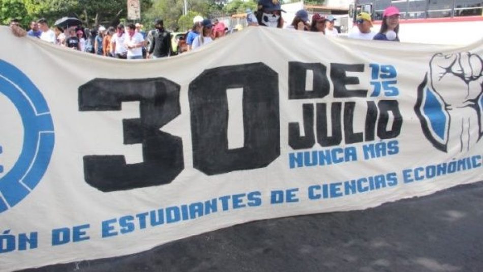 Salvadoreños realizan Paro Nacional en rechazo al Gobierno