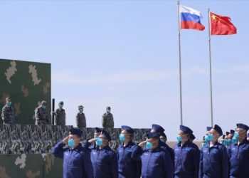 Ante mirada inquieta de EEUU, Rusia y China blindan alianza militar