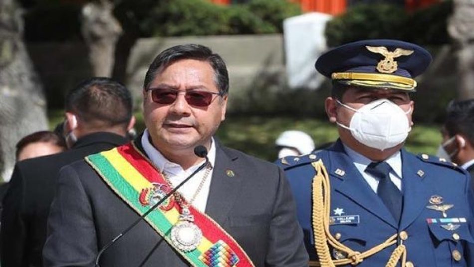 Pdte. de Bolivia llama a las FF.AA. a consolidar la democracia