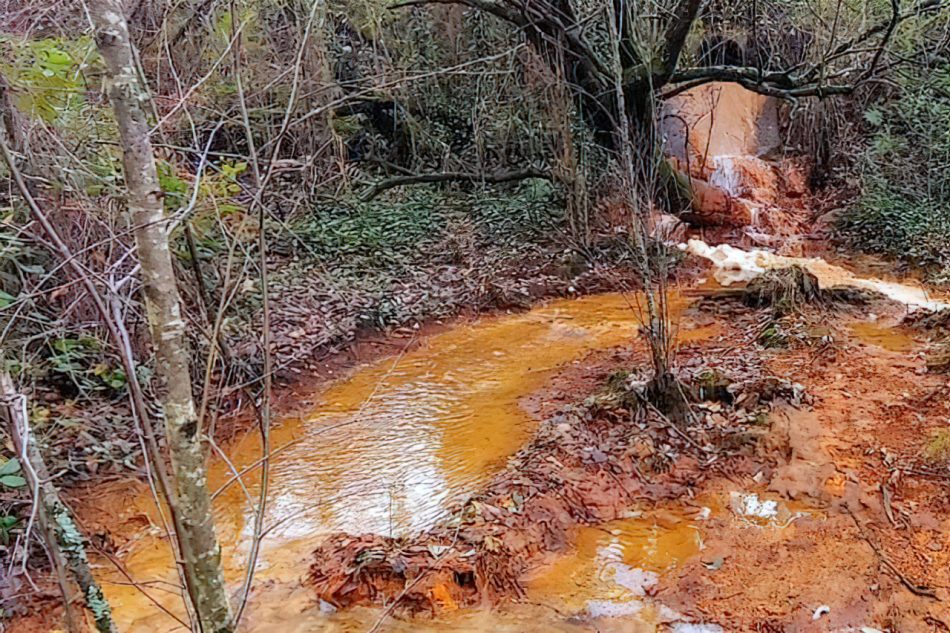 Una asociación vecinal deja en evidencia la histórica falta de compromiso de Cobre San Rafael con la restauración de los cursos fluviales afectados por la mina de Touro