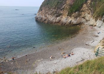 La mala gestión de la depuradora, provoca altos niveles de contaminación fecal en una playa de Cudillero (Asturias)