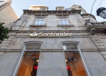 El Tribunal Supremo reduce a cerca de la mitad -5,6 millones- la multa al Banco Santander por incumplir la normativa antiblanqueo
