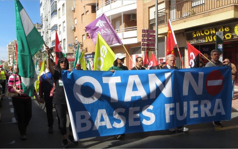 Los Verdes Europeos de Equo participan en la V Marcha a la base militar de Viator para reclamar su desmantelamiento