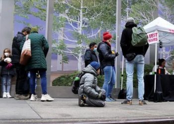 Nueva York, en “emergencia por desastre” tras repunte de COVID-19