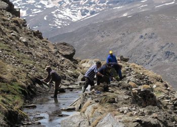 Los acequieros del S. XXI que ‘siembran’ agua para adaptarse a la crisis climática