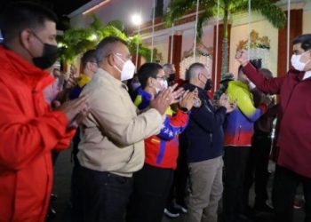 Líderes saludan victoria electoral del chavismo en Venezuela