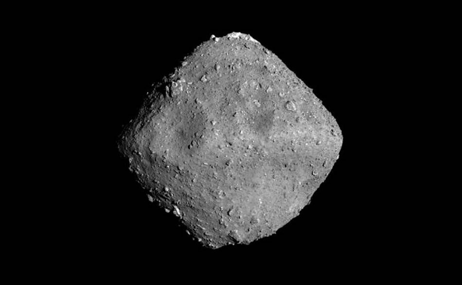 Primera radiografía del asteroide Ryugu: oscuro y con una elevada porosidad