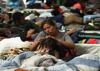 Migrantes piden ayuda a CNDH de México por situación migratoria