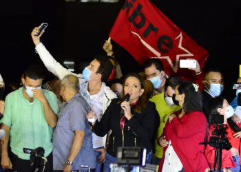 Xiomara Castro (Honduras): “Nadie que sienta el dolor del pueblo puede unirse con dictadores”