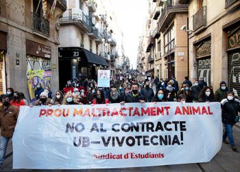Más de 2.000 personas reclaman en Barcelona que la UB y el Govern rompan el contrato con Vivotecnia