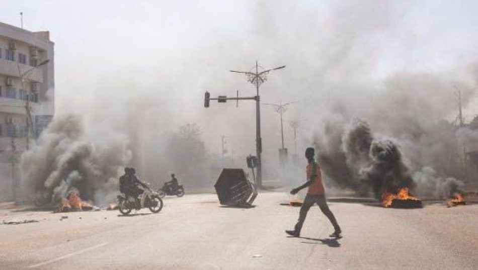 Deponen militares a presidente en Burkina Faso