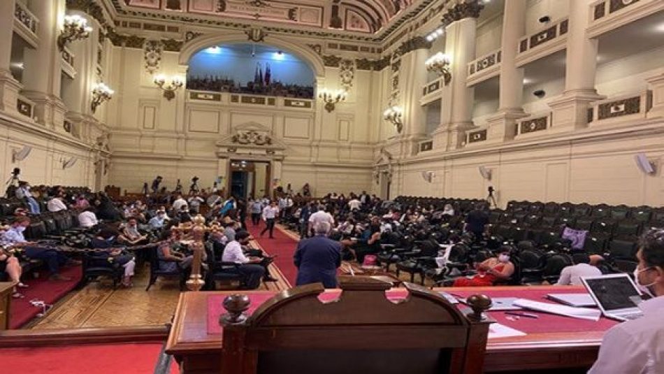 Convención Constitucional de Chile aplaza elección de su nuevo presidente