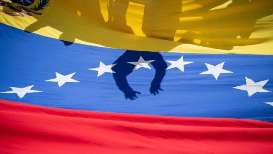 Venezuela, adelante contra viento y marea