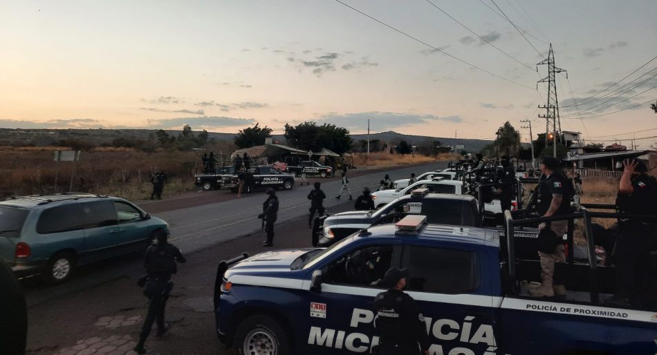 Un Grupo armado asesina al menos a 17 personas en Michoacán, México