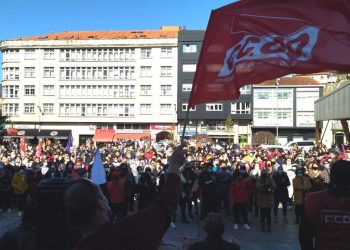 Milleiros de persoas manifestáronse este sábado en defensa dun convenio digno para a conserva de peixe