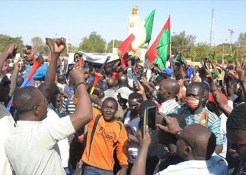 Unión Africana suspende a Burkina Faso tras golpe de Estado
