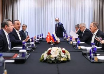 Cancilleres de Rusia y Ucrania celebran reunión en Turquía