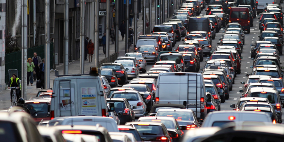 Organizaciones de la sociedad civil reclaman al Gobierno medidas contundentes para reducir las emisiones del transporte