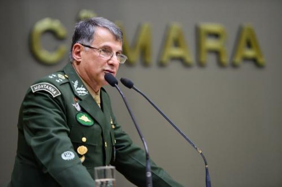 Hay que derrotar políticamente a los militares brasileños