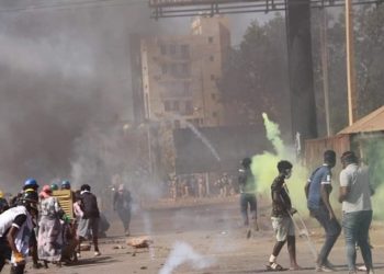 Miles de sudaneses protestan contra el gobierno militar