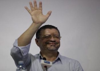 Rodrigo Chaves resulta electo como presidente de Costa Rica