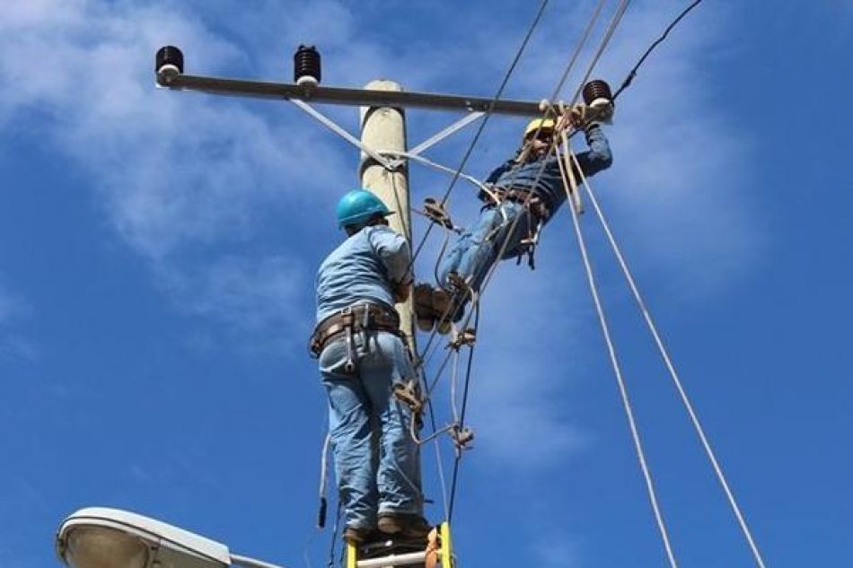 Prosiguen reparaciones en Cuba para estabilizar servicio energético