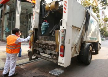 El PCE reprocha al Ayuntamiento de Ponferrada la privatización de los  servicios de recogida de residuos y limpieza viaria