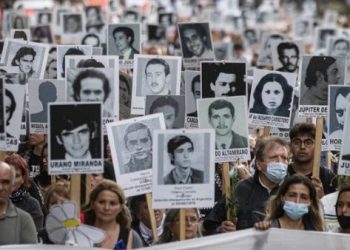 Realizan una Marcha del Silencio en Uruguay en memoria de las víctimas de la dictadura