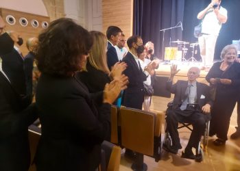 IU da la enhorabuena a Manolo Sanlúcar por el homenaje recibido en el Auditorio Municipal que ya lleva su nombre